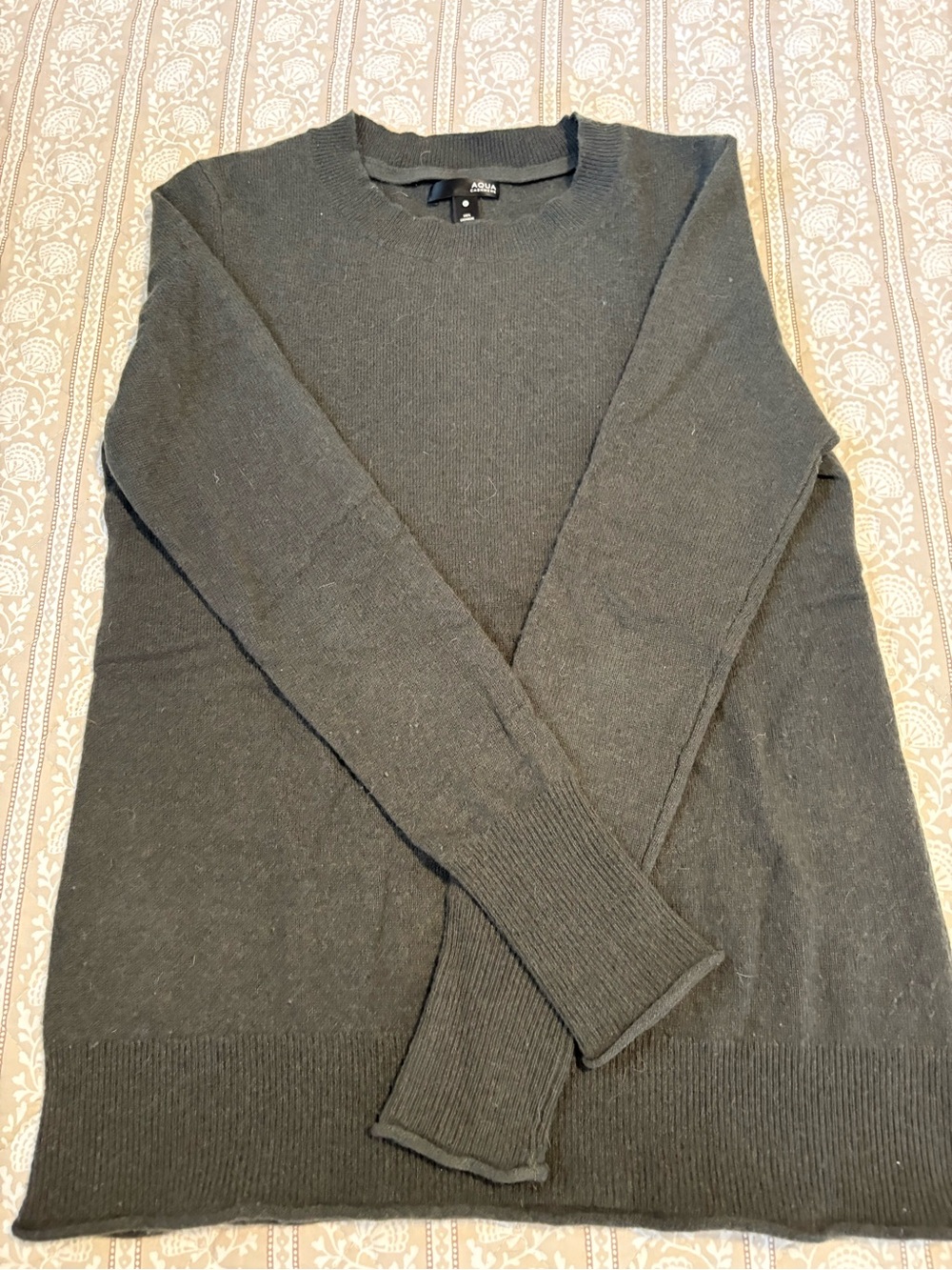 Aqua Women's Charcoal Cashmere Crewneck Sweater